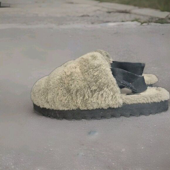UGG BURNT OLIVE SLIDE SHEEPSKIN SLIPPERS, WOMEN US 9/ EUR  40 - Picture 1 of 8